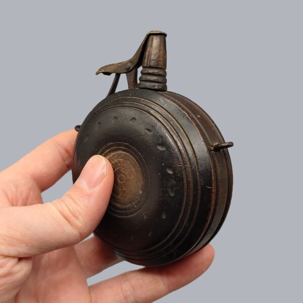 SCANDINAVIAN POWDER FLASK