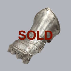 16TH CENTURY SINGLE GAUNTLET