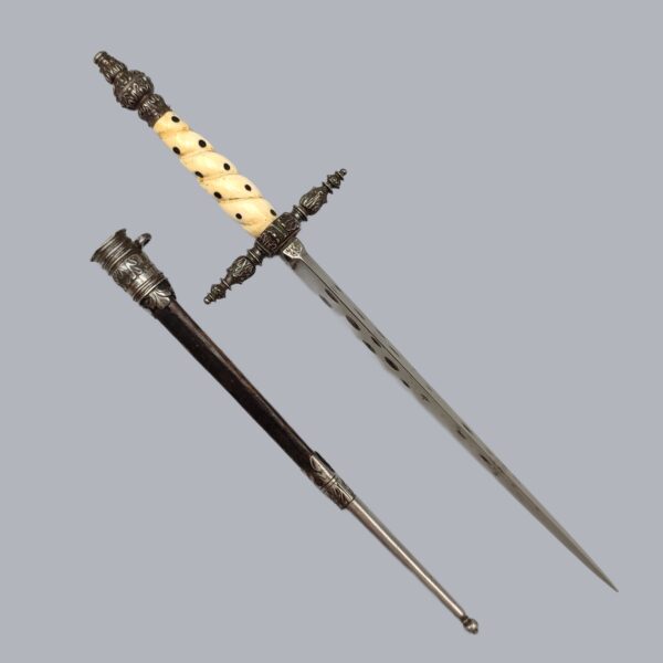 STILETTO DAGGER FOR AN ARTILLERY OFFICER