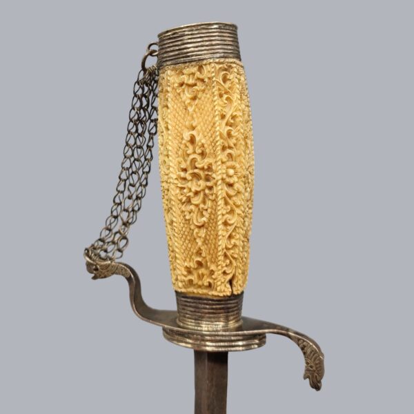 JAVANESE SPEARHEAD DAGGER