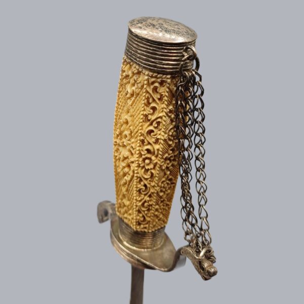 JAVANESE SPEARHEAD DAGGER