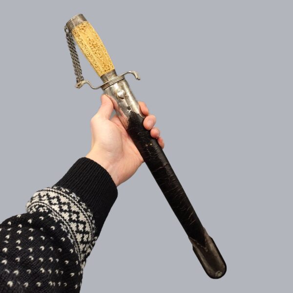 JAVANESE SPEARHEAD DAGGER