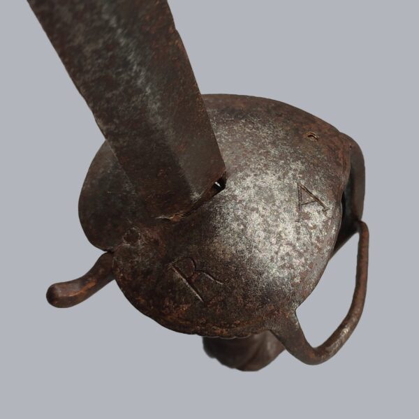 NORTH EUROPEAN CAVALRY TROOPER SWORD