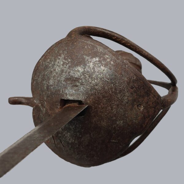 NORTH EUROPEAN CAVALRY TROOPER SWORD