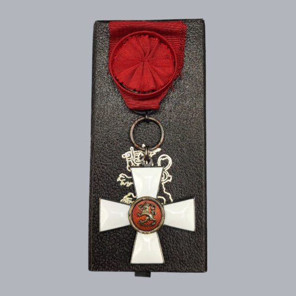 FINNISH 1ST CLASS KNIGHT'S CROSS OF THE LION OF FINLAND