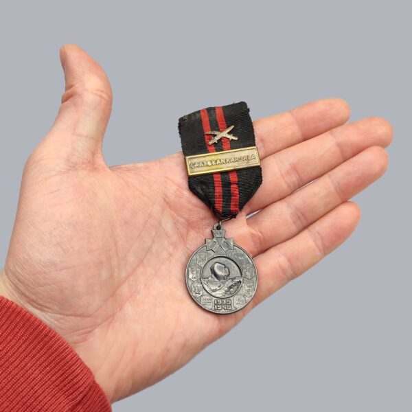 FINNISH COMMEMORATIVE MEDAL OF THE 1939-1940 WINTER WAR & CERTIFICATE