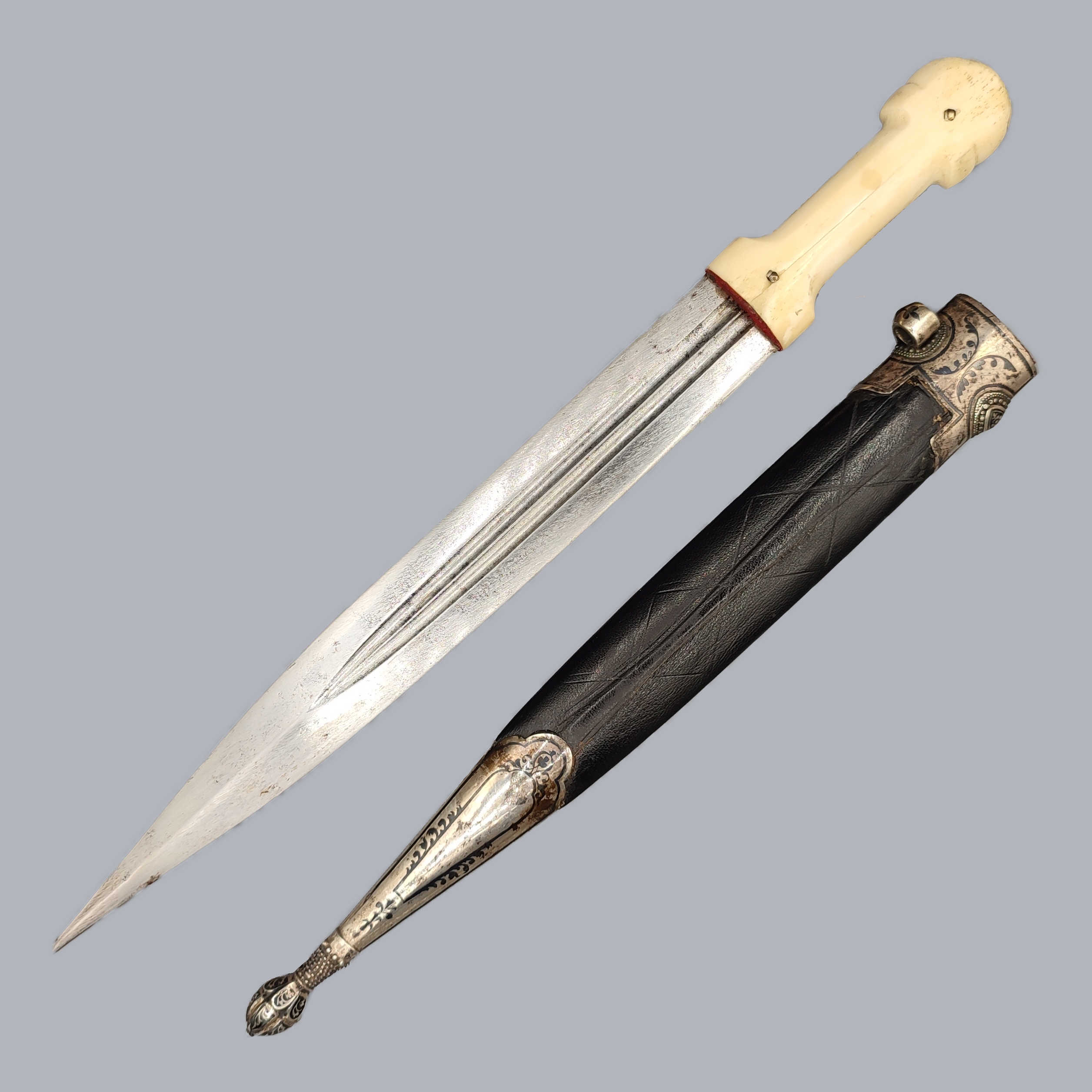 CAUCASIAN KINDJAL DAGGER WITH NIELLO SILVER MOUNTS