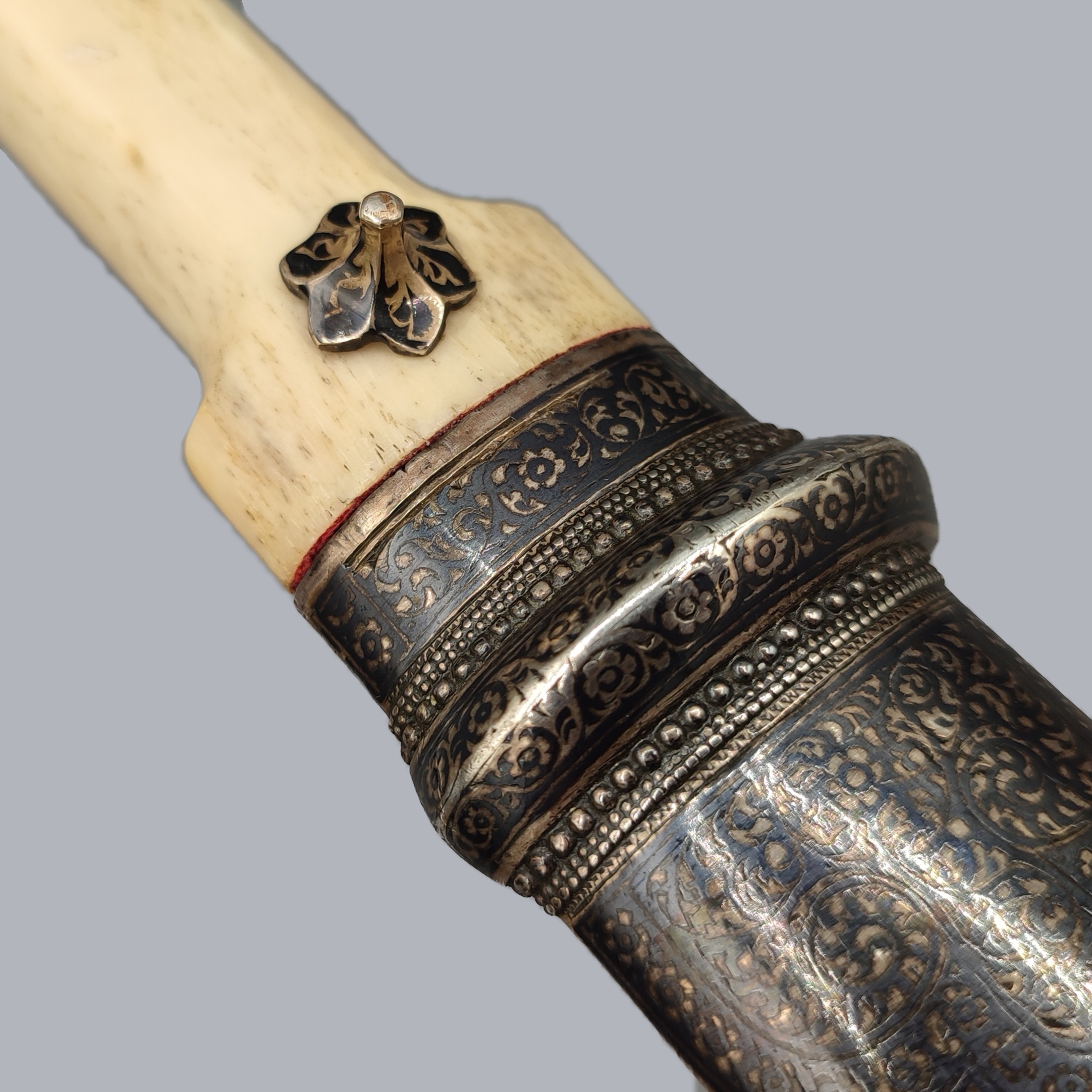 CAUCASIAN KINDJAL DAGGER WITH NIELLO SILVER MOUNTS