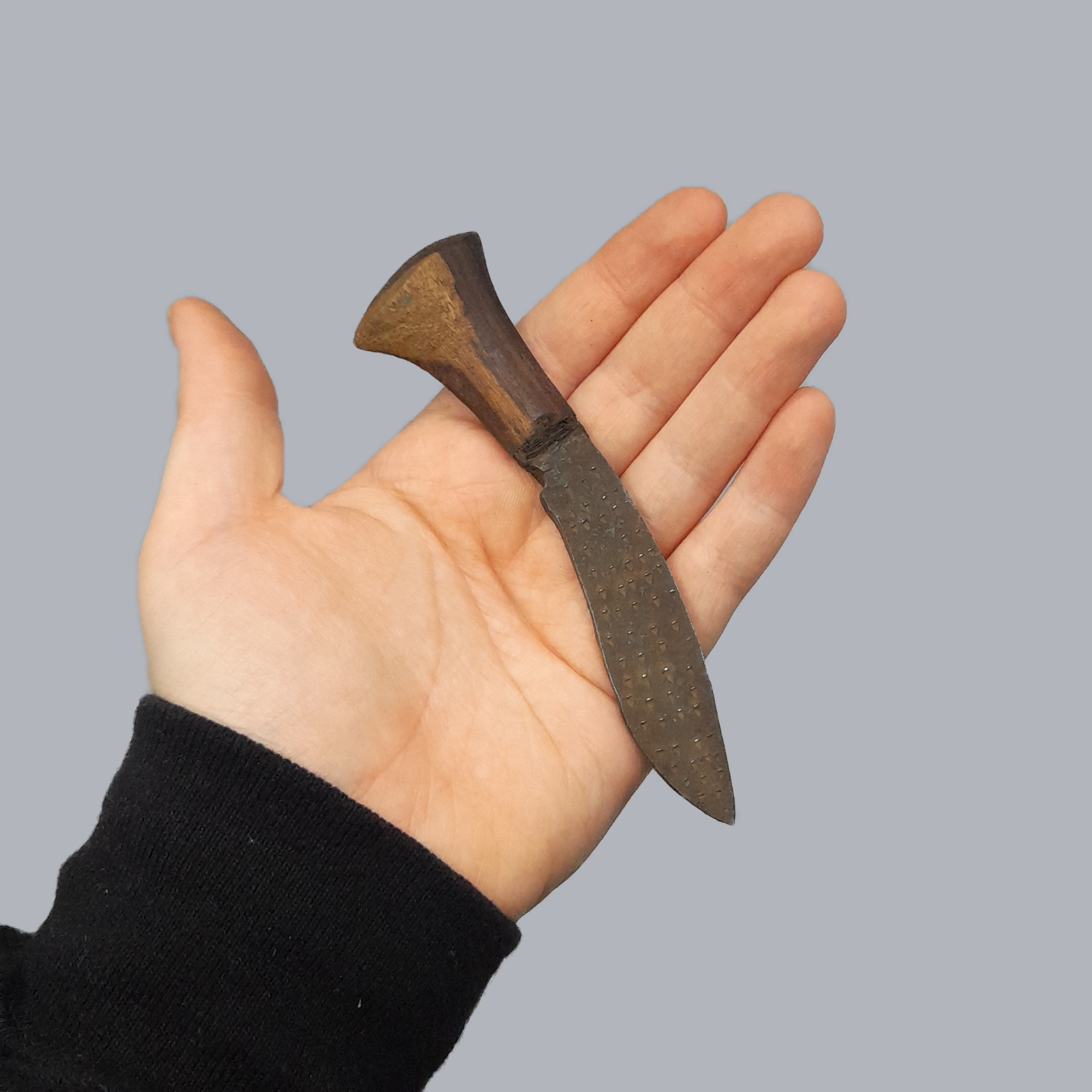 HORN-HILTED KUKRI DAGGER - Image 11