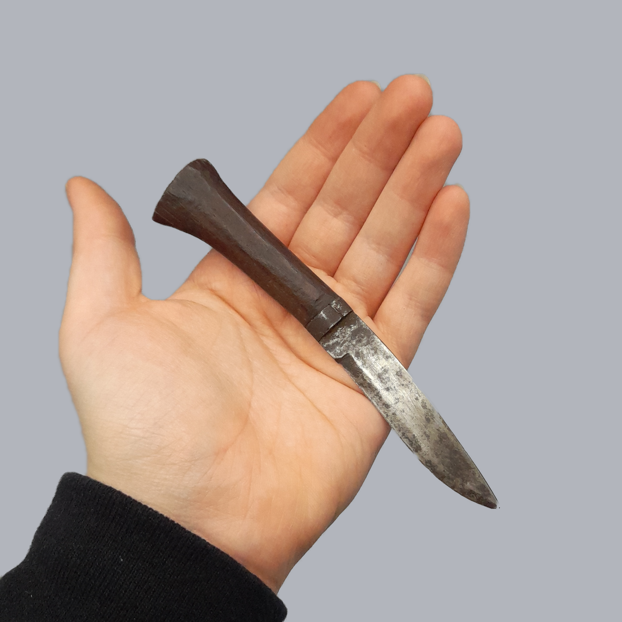 HORN-HILTED KUKRI DAGGER - Image 12