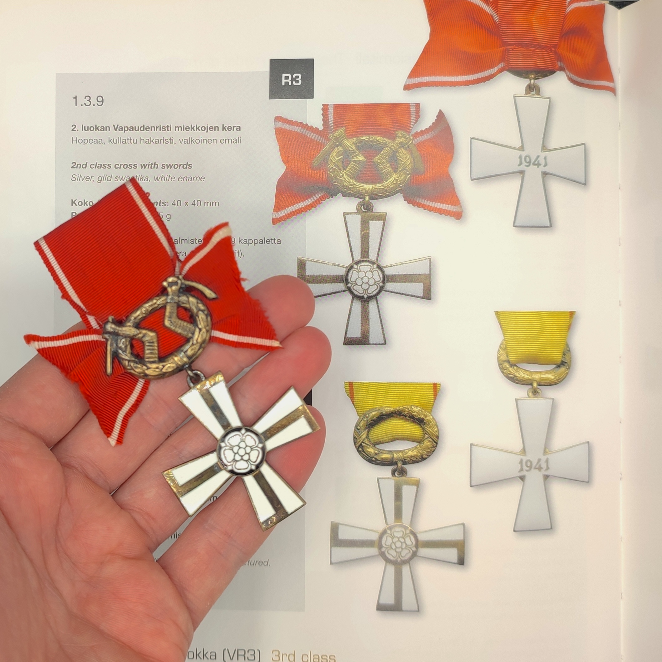 FINNISH WWII CROSS OF LIBERTY 2ND CLASS 1941 WITH SWORDS