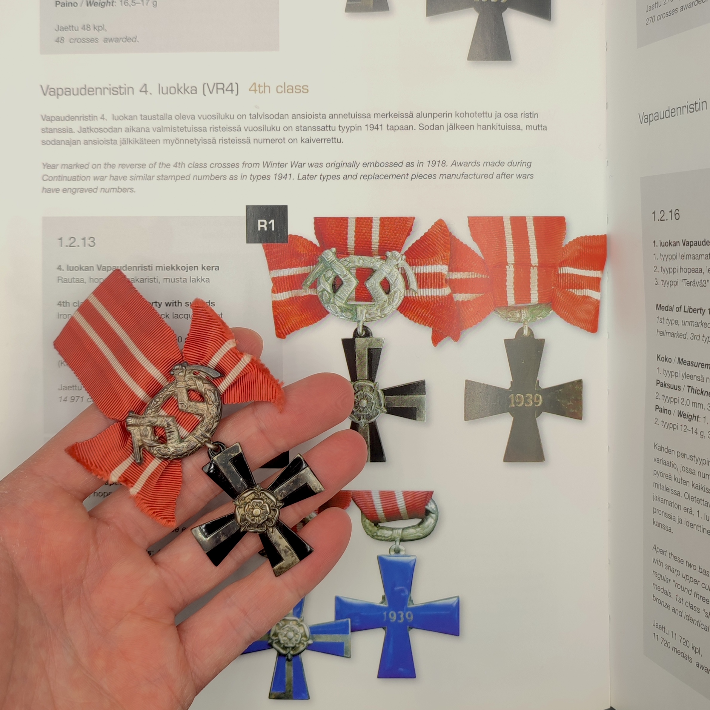 FINNISH WWII CROSS OF LIBERTY 4TH CLASS 1939 WITH SWORDS
