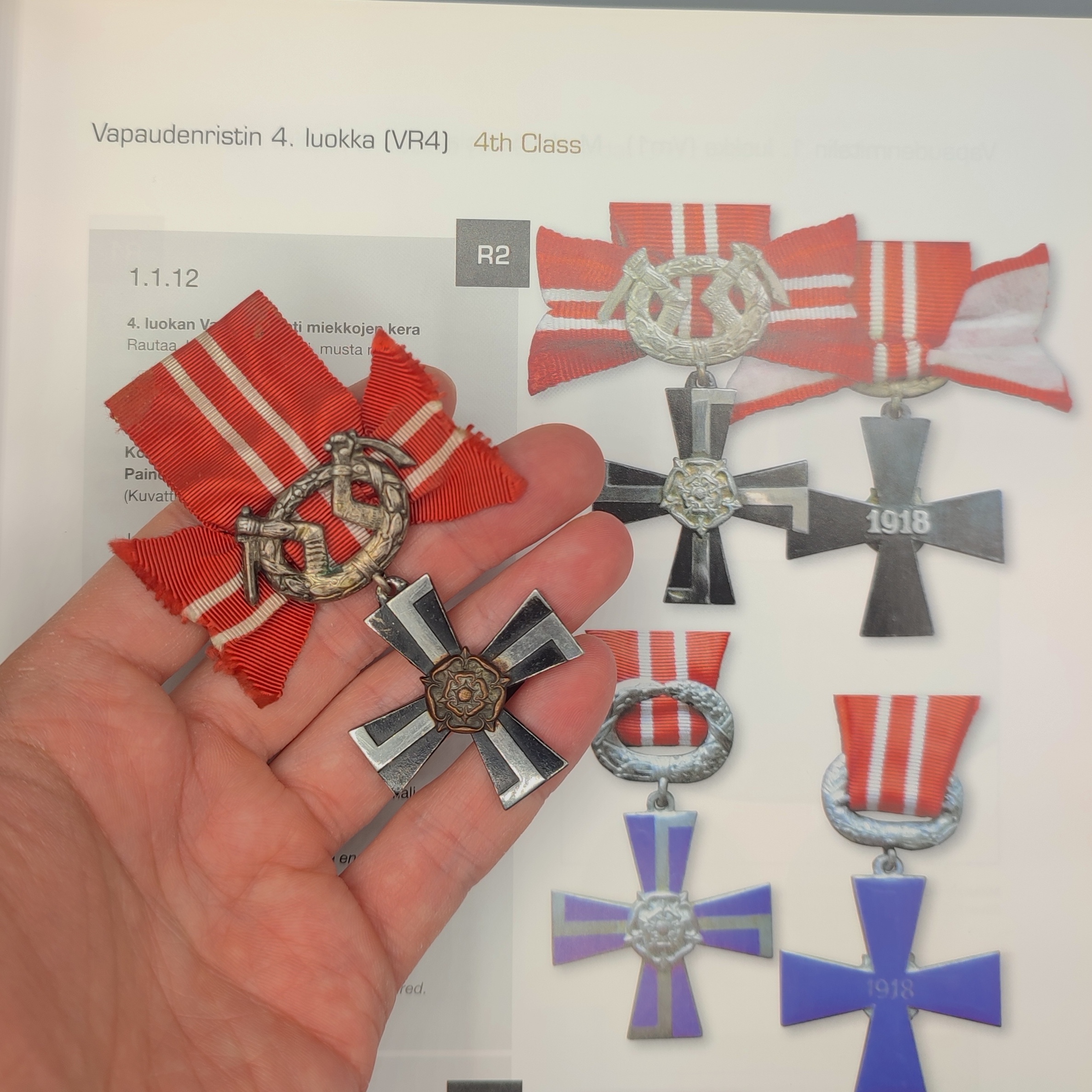 FINNISH WWI CROSS OF LIBERTY 4TH CLASS 1918 WITH SWORDS