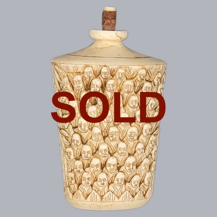 CHINESE SNUFF BOTTLE WITH 100 FACES THEME