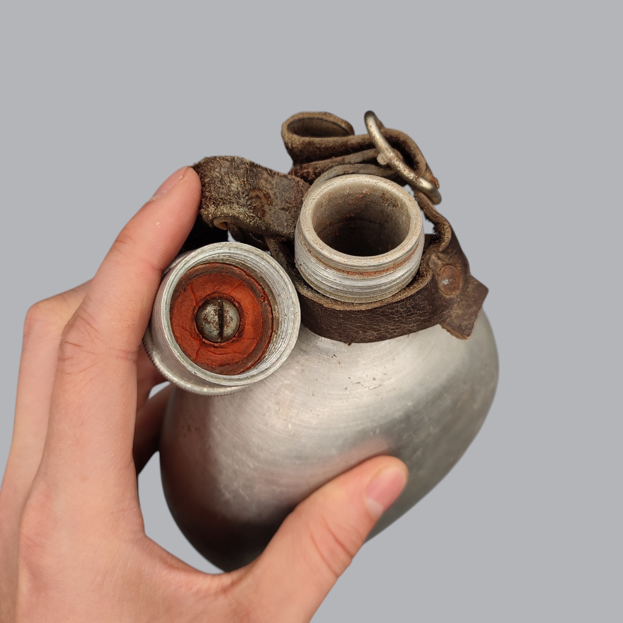 FINNISH WWII PAIR OF FIELD CANTEENS
