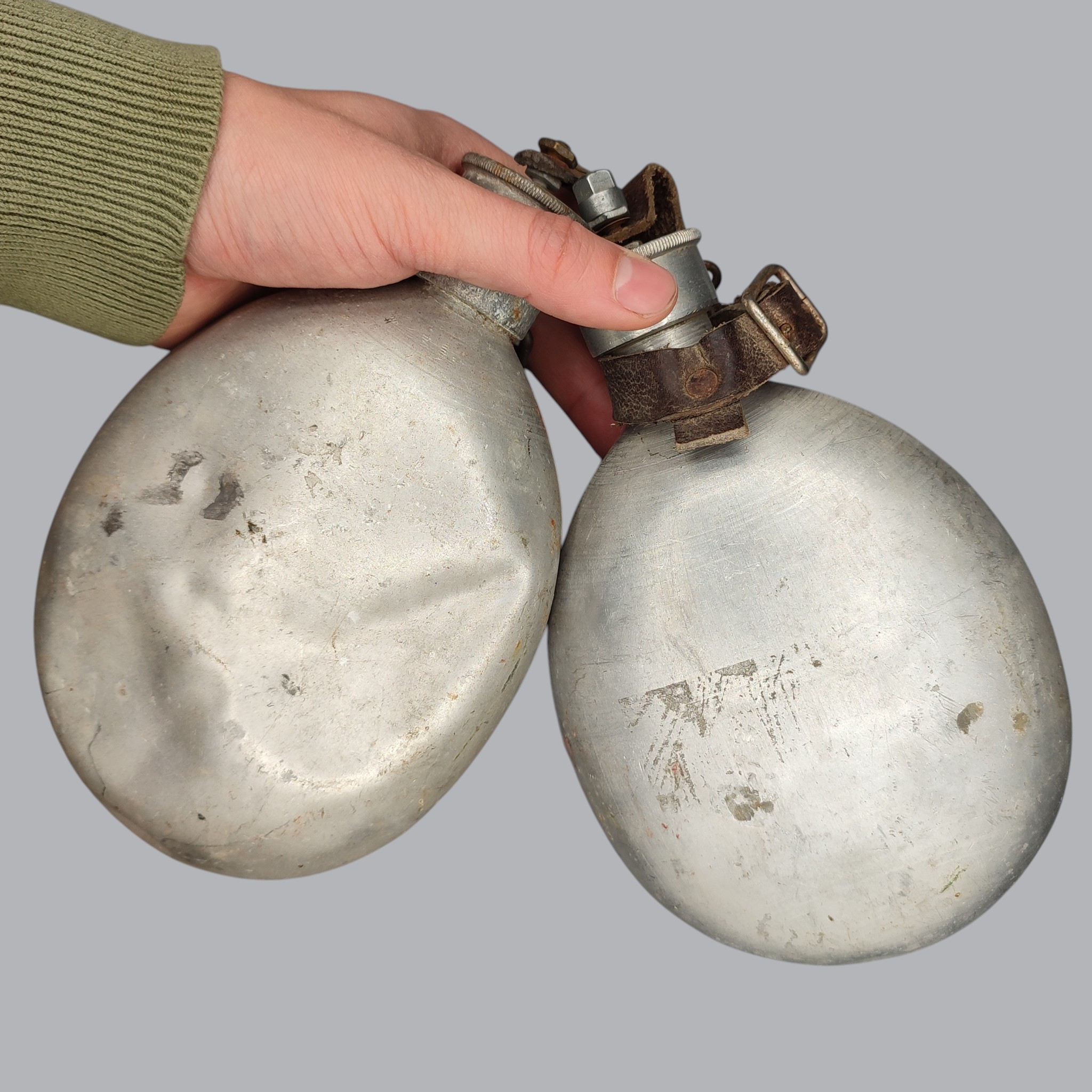 FINNISH WWII PAIR OF FIELD CANTEENS