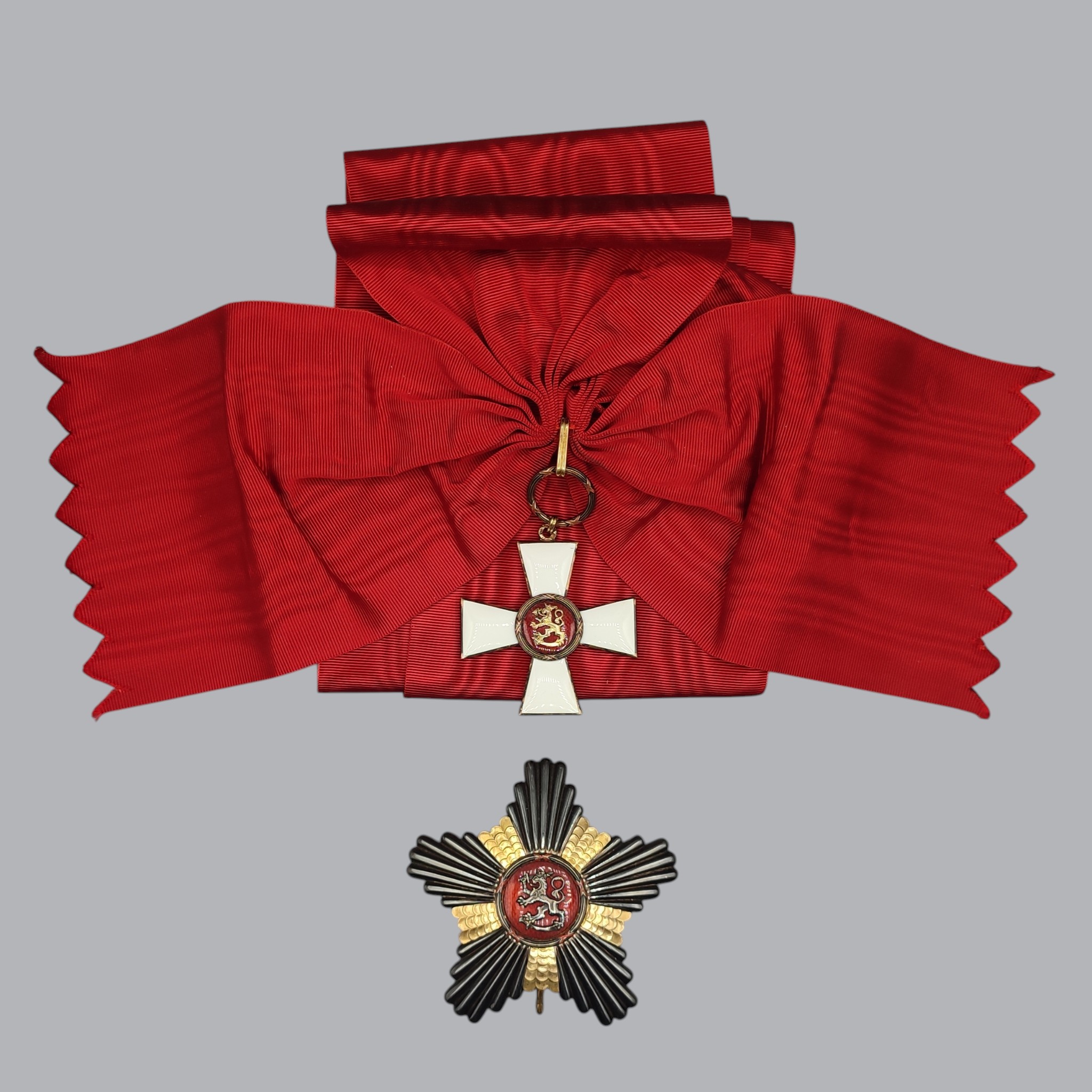 FINNISH GRAND CROSS & BREAST STAR OF THE LION OF FINLAND