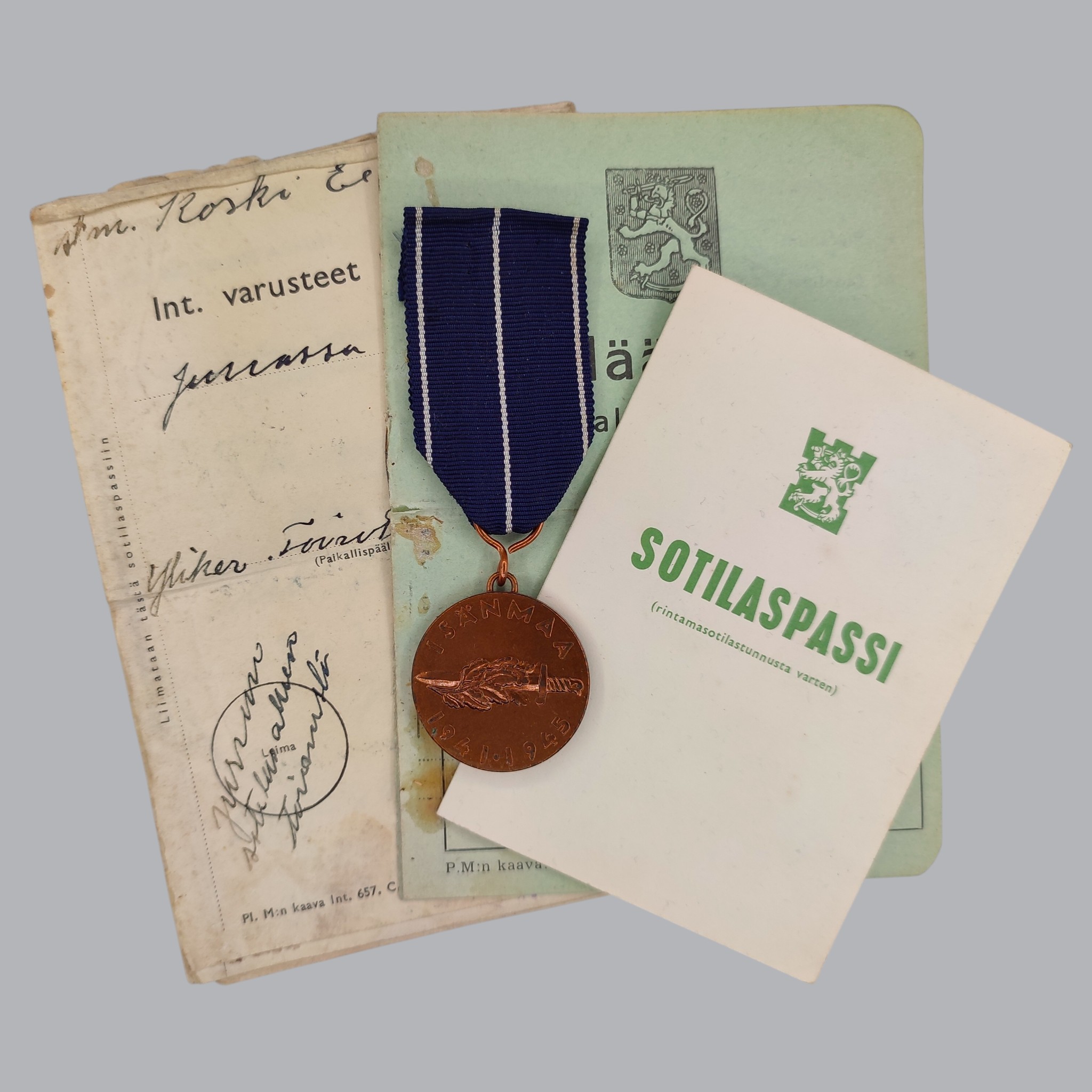 FINNISH WWII COMMEMORATIVE MEDAL OF THE CONTINUATION WAR & DOCUMENTS