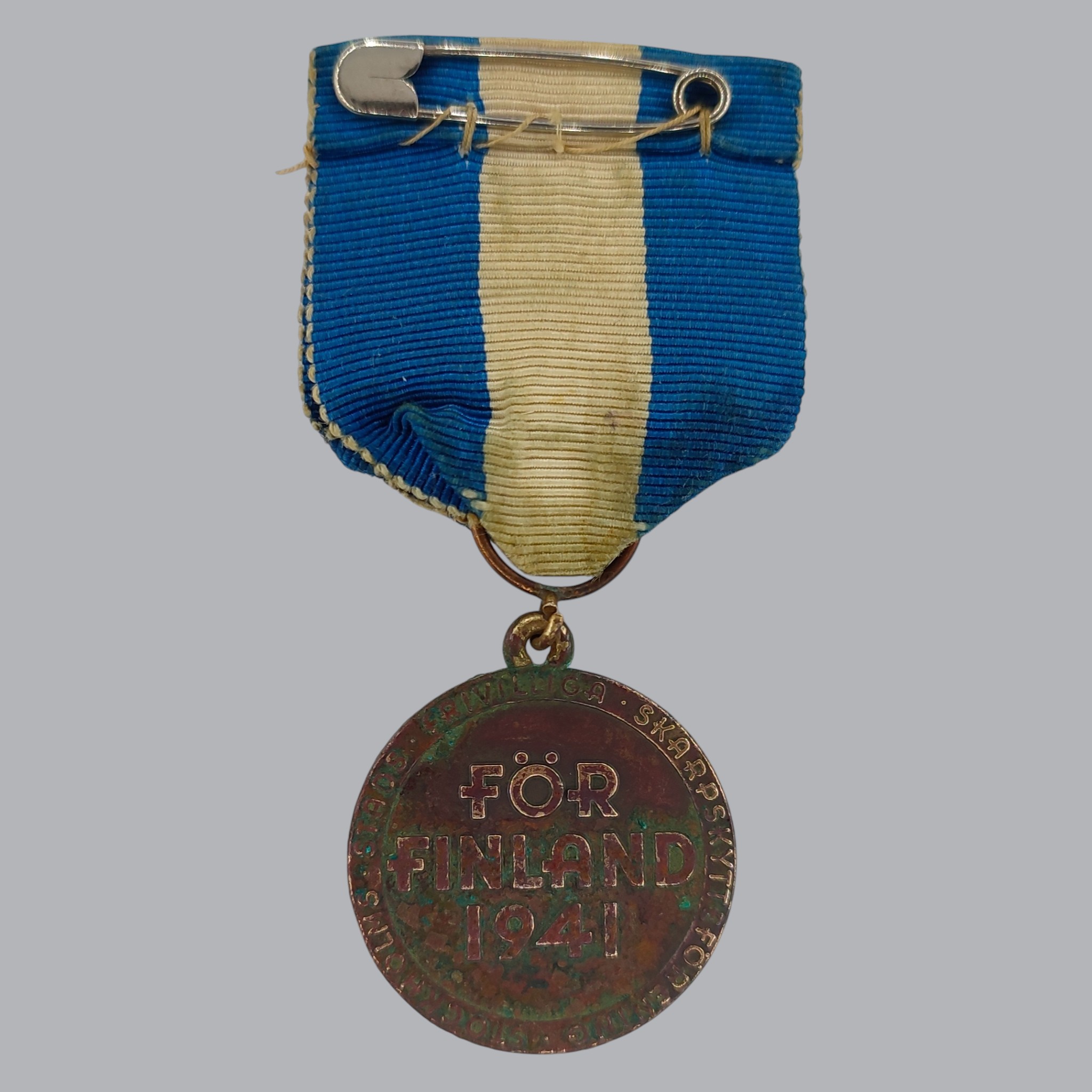 FINNISH WWII COMMEMORATIVE MEDAL OF THE SWEDISH VOLUNTEERS