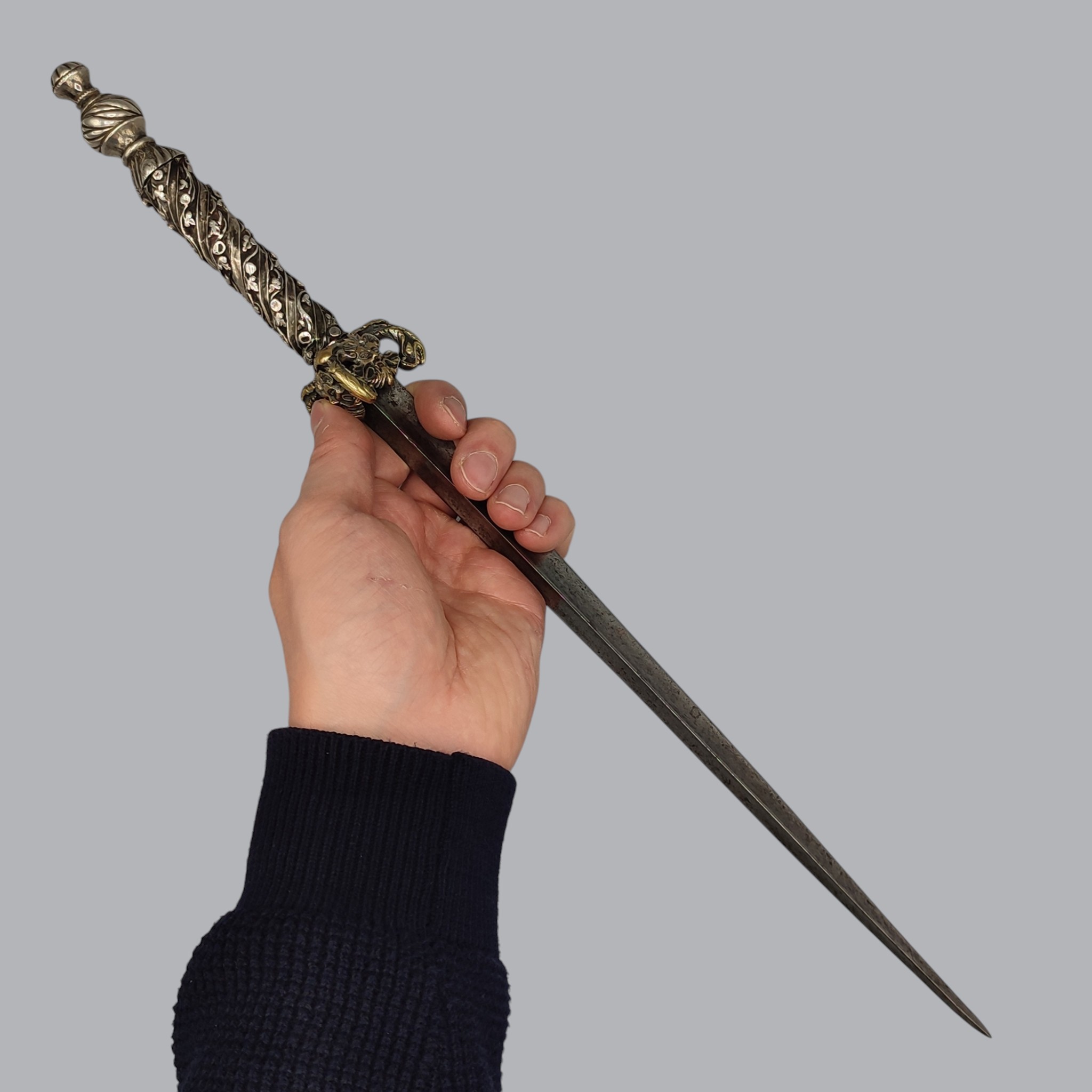 VENETIAN 1600s SILVER-HILTED DAGGER