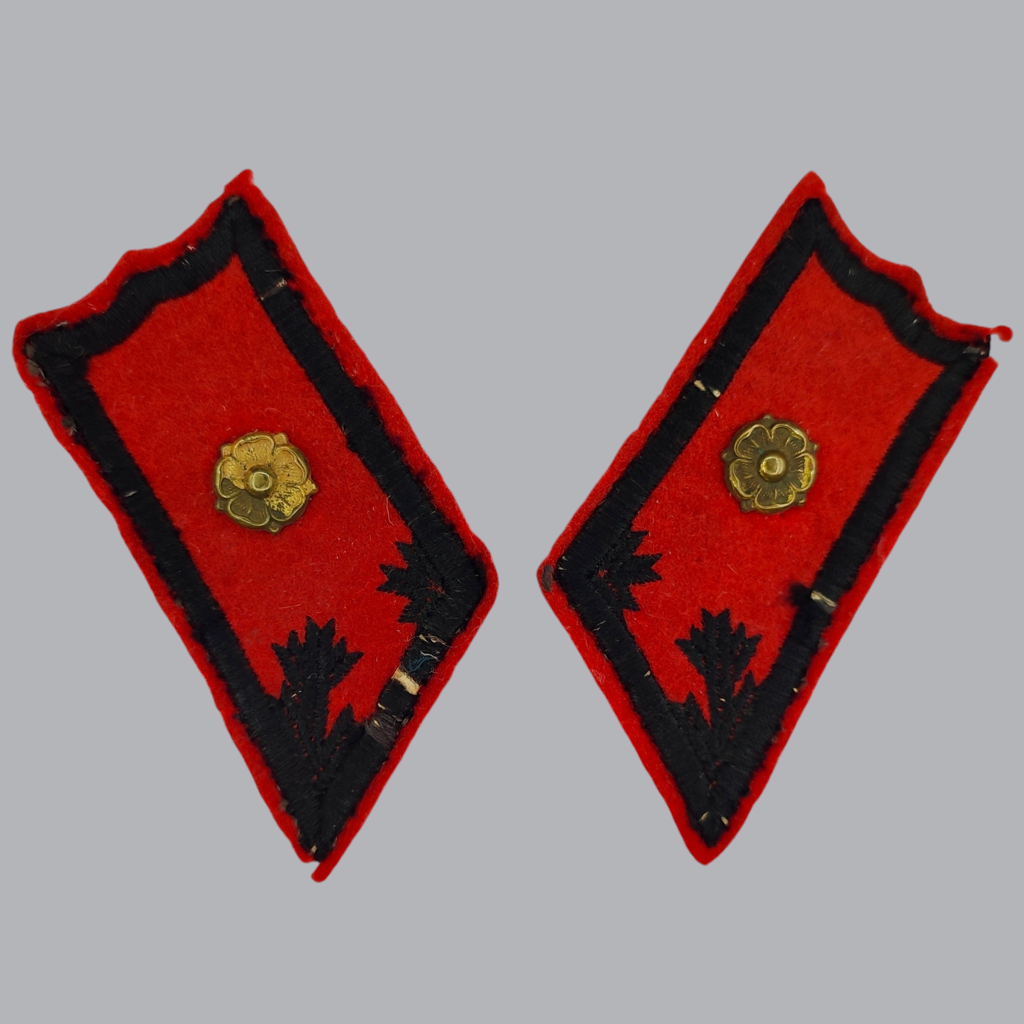 FINNISH M/1936 COLLAR TABS OF AND ARTILLERY SECOND LIEUTENANT