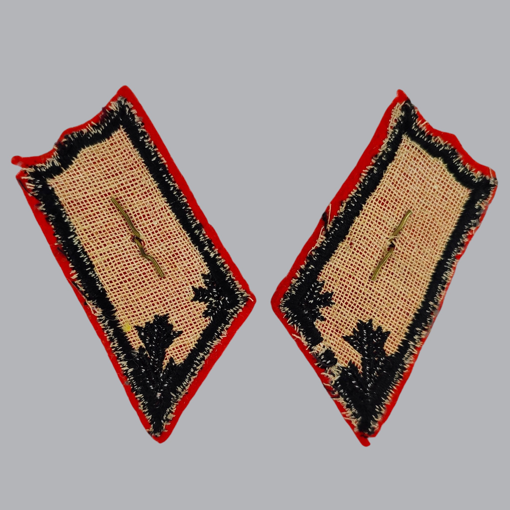 FINNISH M/1936 COLLAR TABS OF AND ARTILLERY SECOND LIEUTENANT
