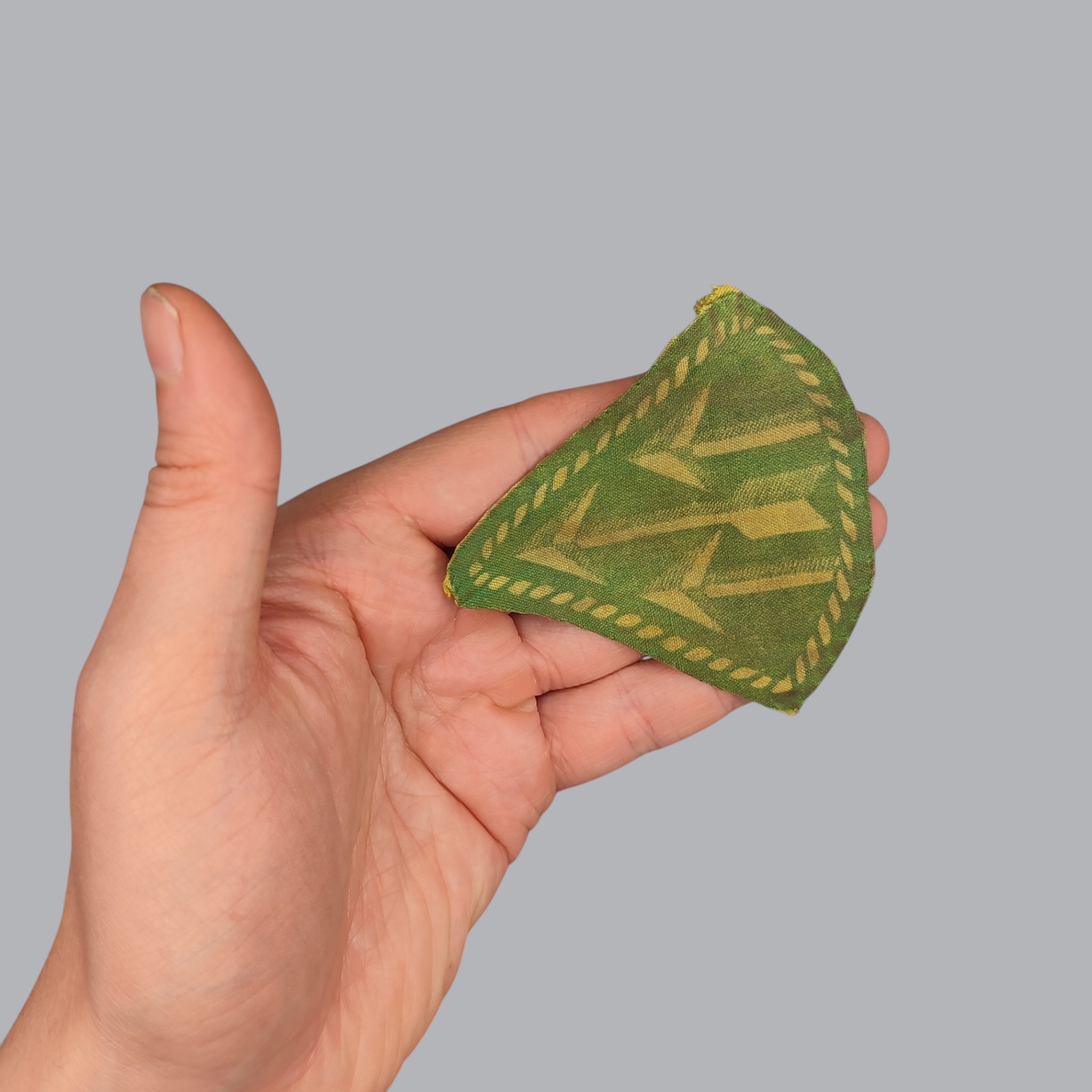 FINNISH WWII SLEEVE BADGE OF THE ARMOURED DIVISION