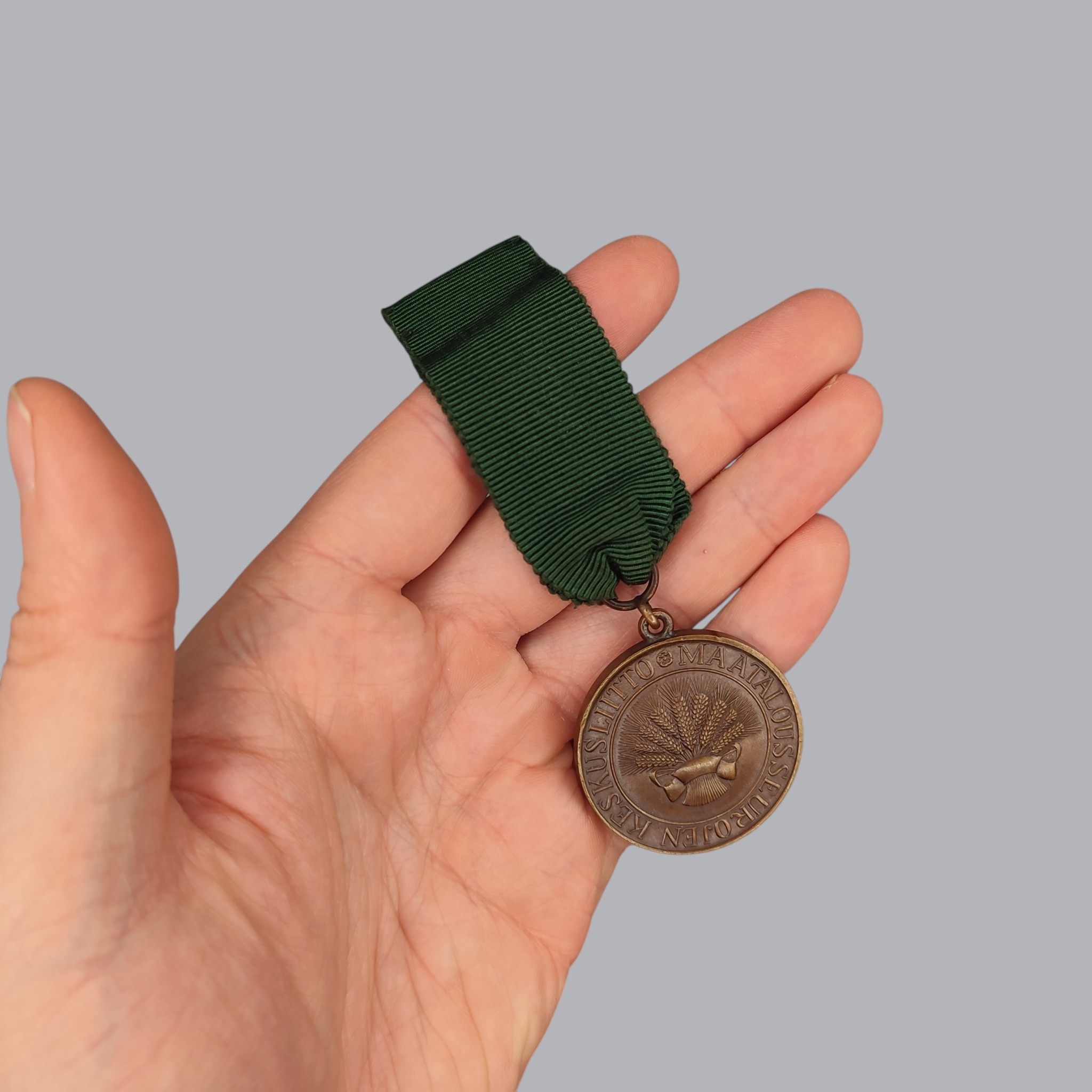 FINNISH 1930S MEDAL OF MERIT OF THE AGRICULTURAL SOCIETIES