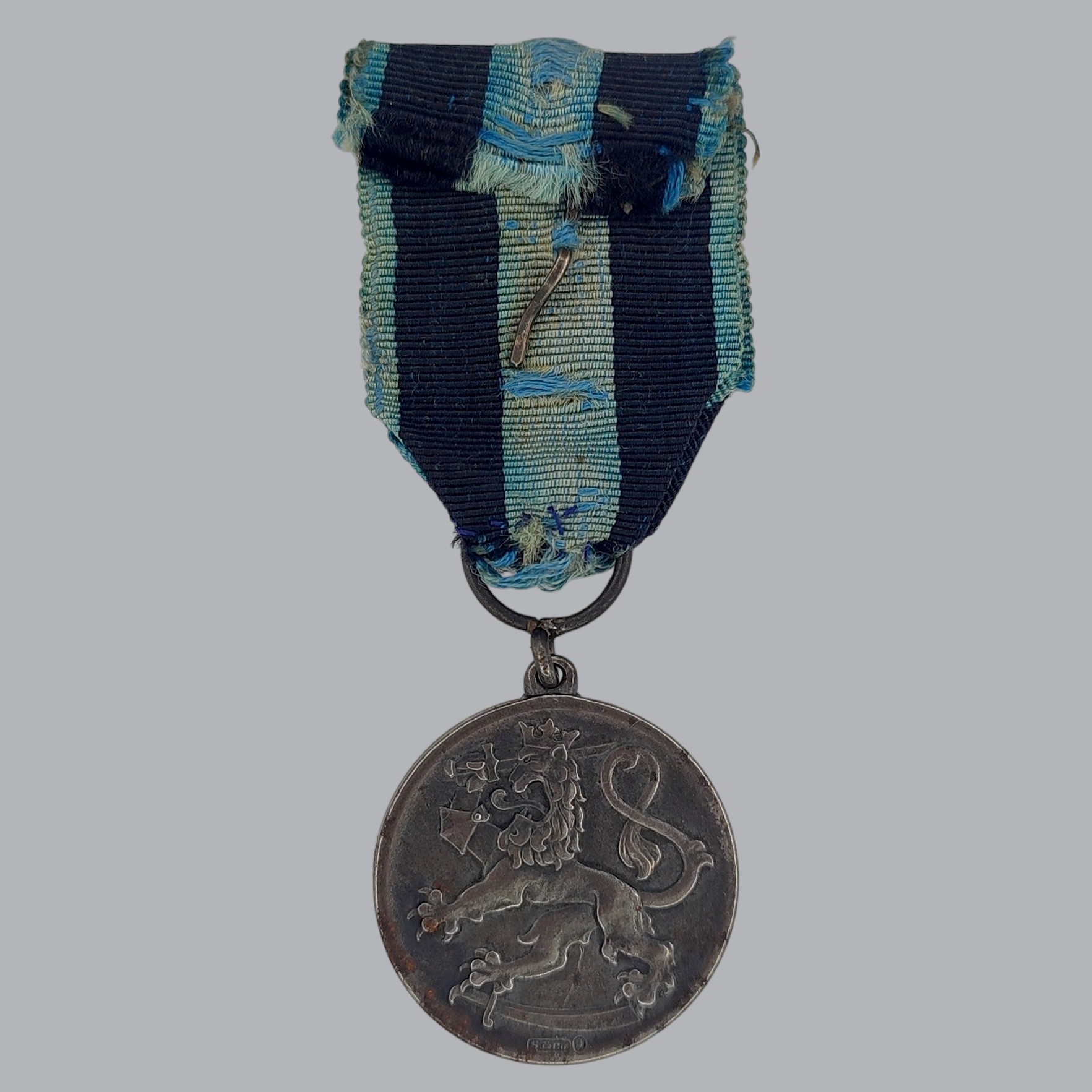 FINNISH WWI COMMEMORATIVE MEDAL OF THE LIBERATION WAR WITH ROSE