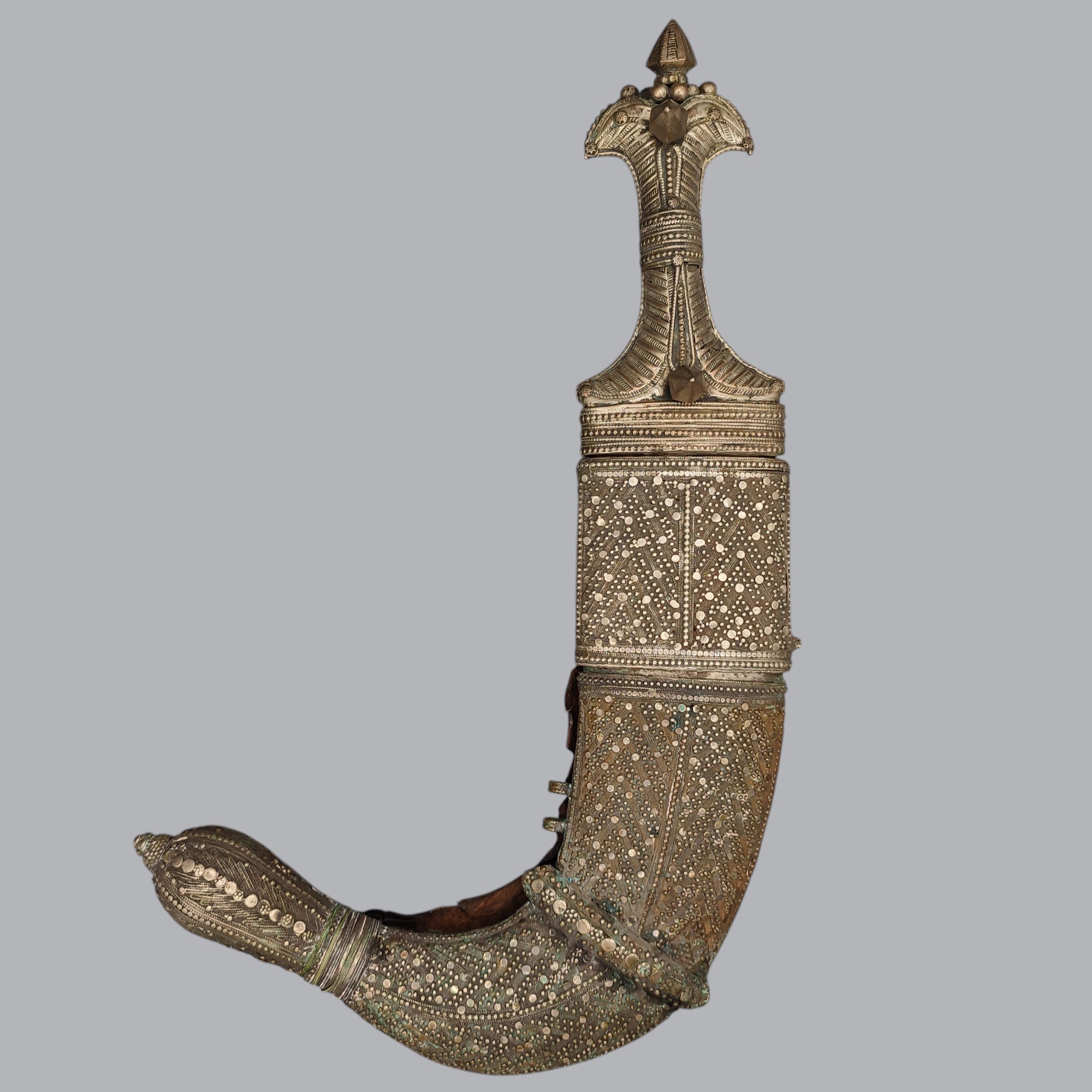SAUDI ARABIAN SILVER-HILTED JAMBIYA DAGGER